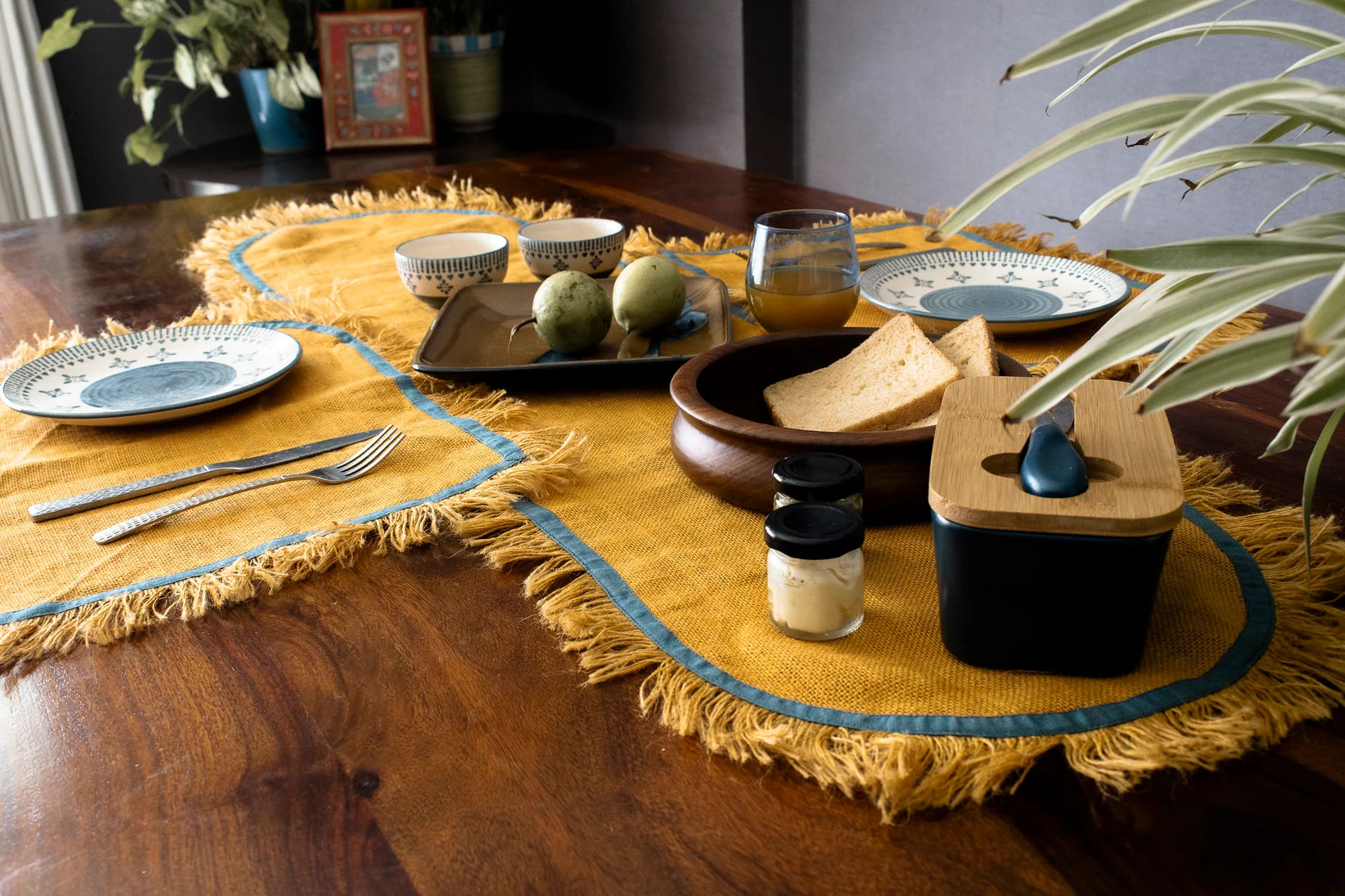Artisan Jute Table Runner- Harvest Gold v1.0